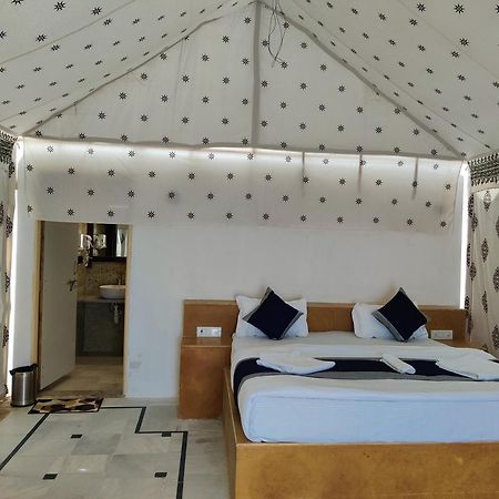 Готель The Oberoi Luxurious Camp Джайсалмер Екстер'єр фото